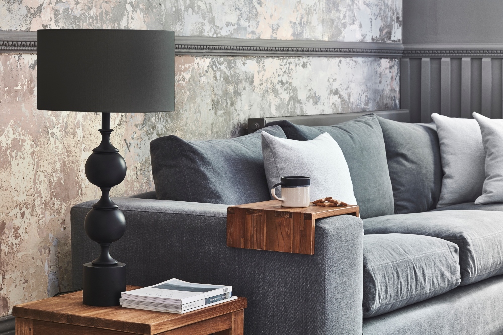 Melrose sofa with harvard lamp moody lighting